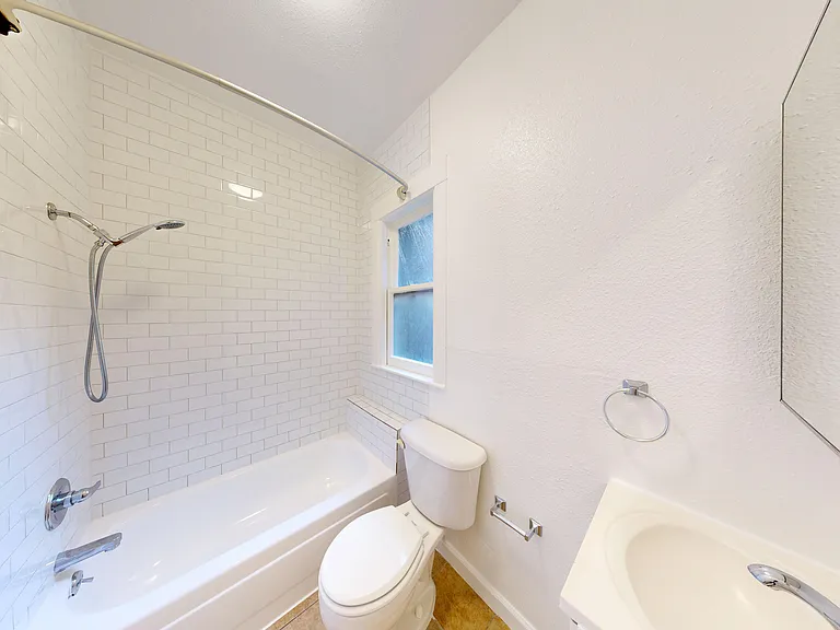 434 Leavenworth Street — Photo 3