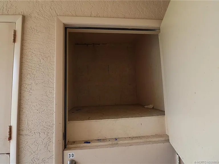 2083 NE Collins Cir #8-90 — Photo 10