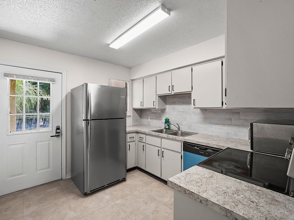 1st image of 7072 Ponce De Leon Ave #1
