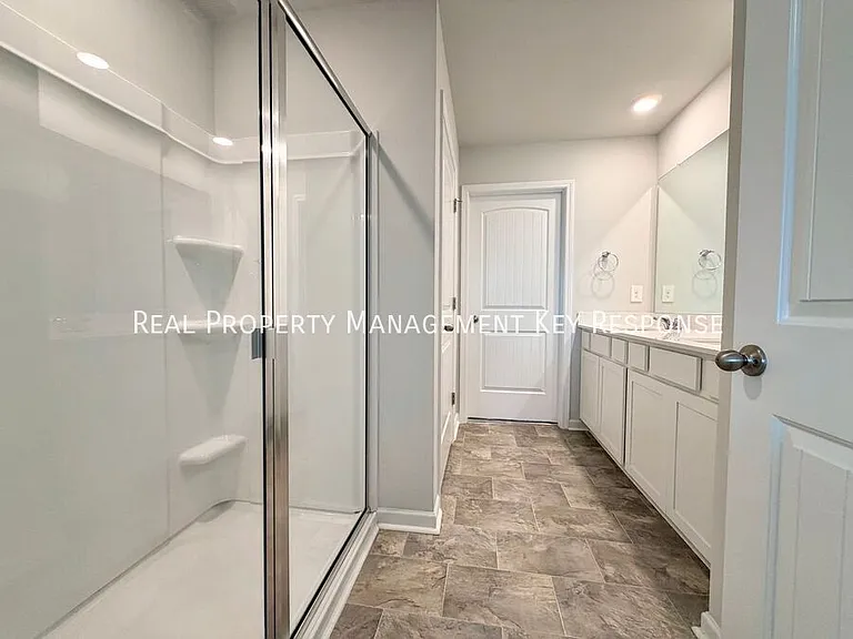 1004 Midpoint Ln — Photo 7