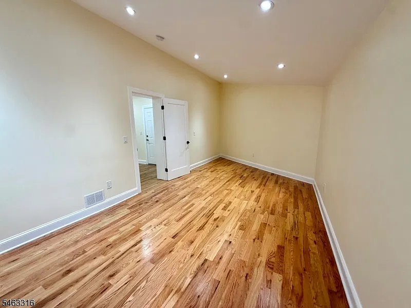 2 bed, 1.0 bath, $2,700 — Photo 3