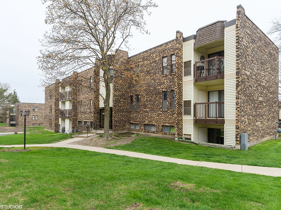 1st image of 2263 Country Club Dr APT 21