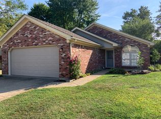 4202 Treesdale Dr, Sellersburg, IN 47172