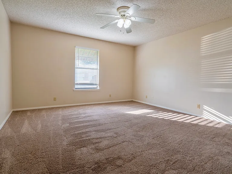 4533 Bermuda Dr — Photo 10