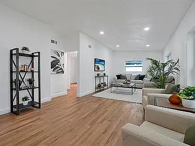 1711 White Ave — Photo 3