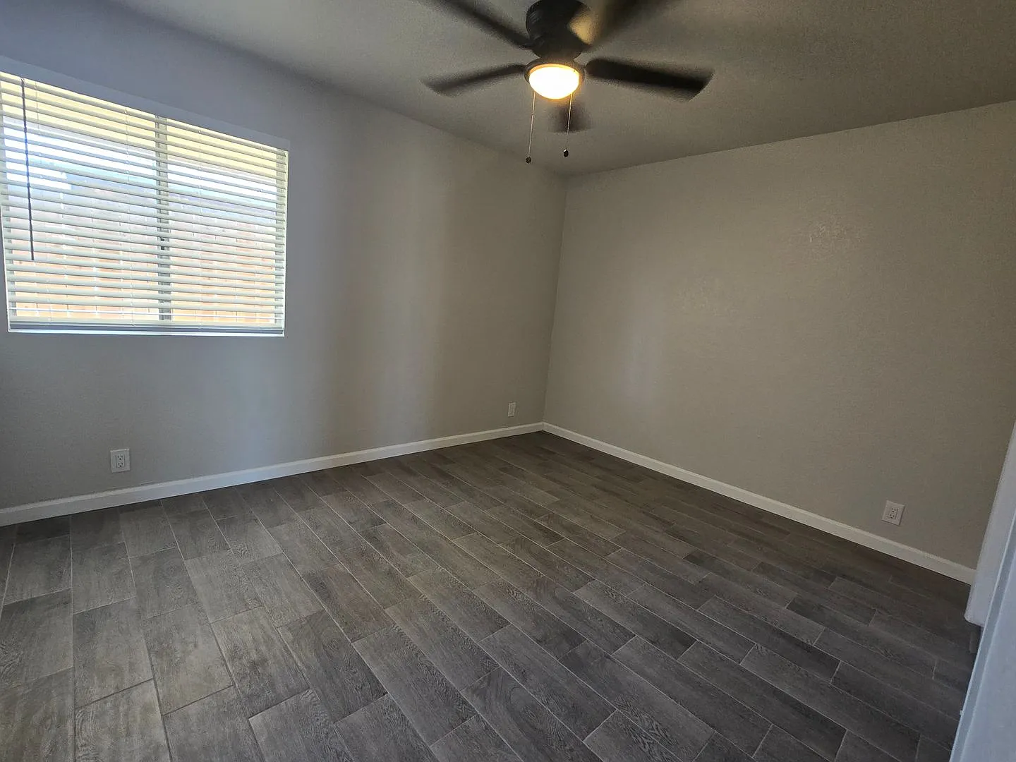 2 BR 1 BA available now — Photo 4