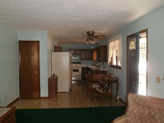 4th image of 1021 Zblewski Dr