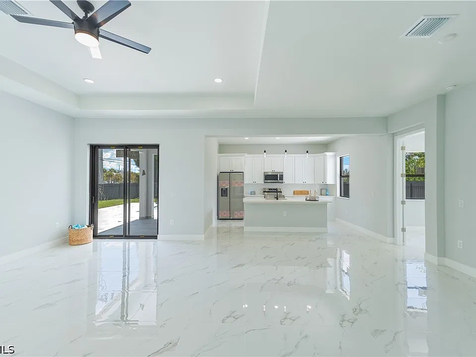 800 SW 2nd St