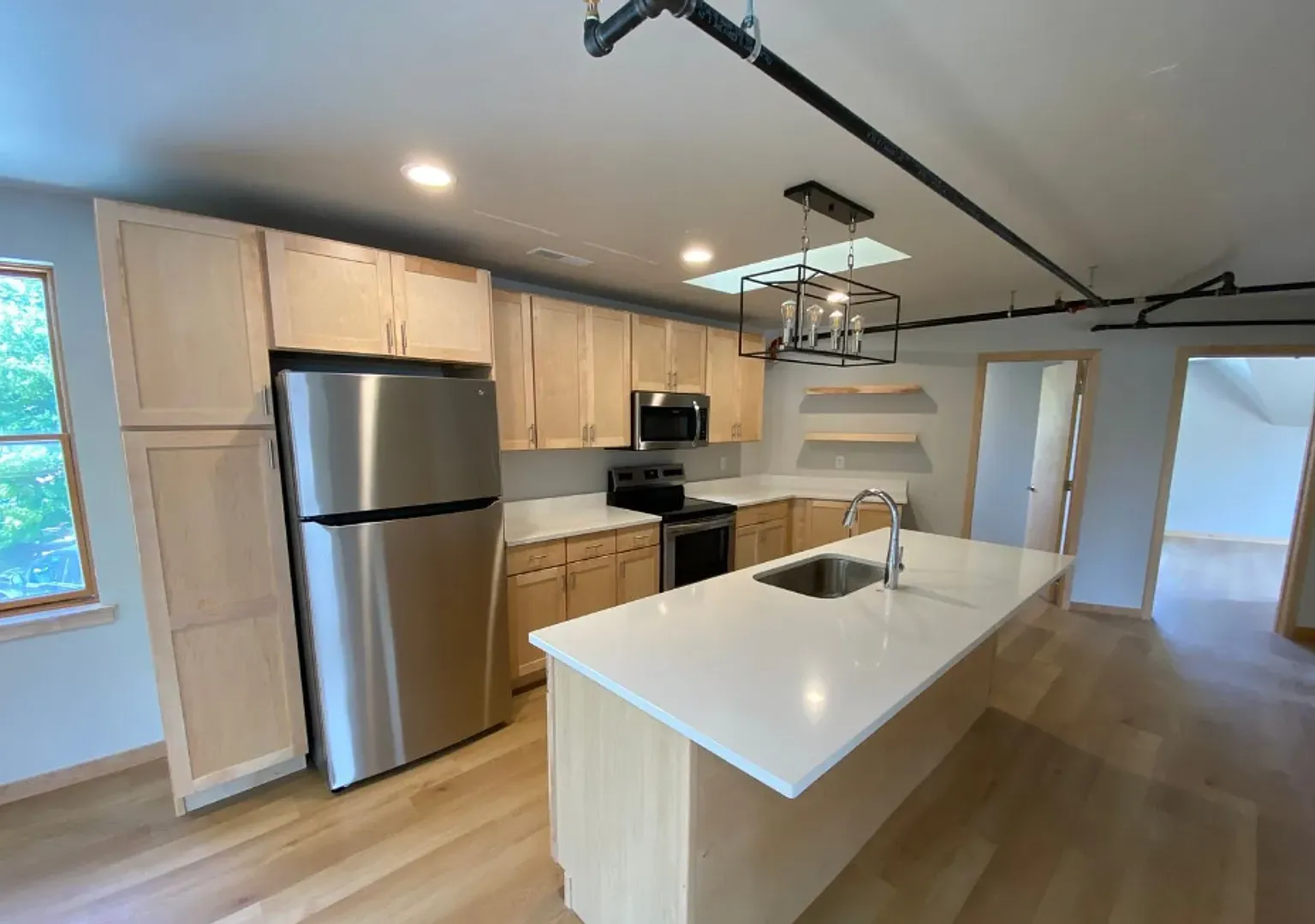 1120 N Dodge — Photo 4