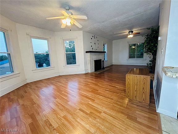 4th image of 1480 S Lincoln Ave