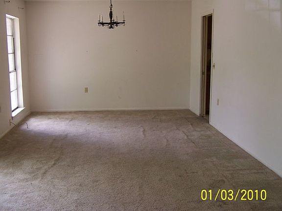 3rd image of 12527 La Manana St
