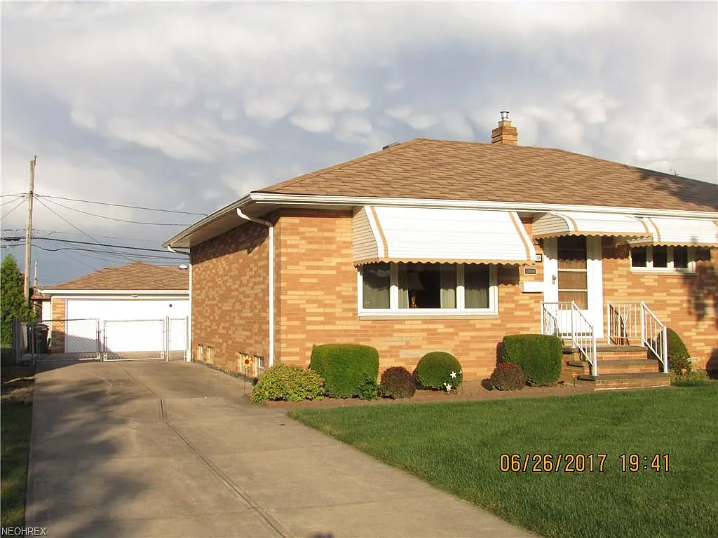 4739 Forest Edge Dr photo 1