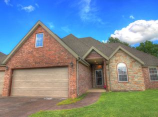 724 S Meteor Ave, Springfield, MO 65802