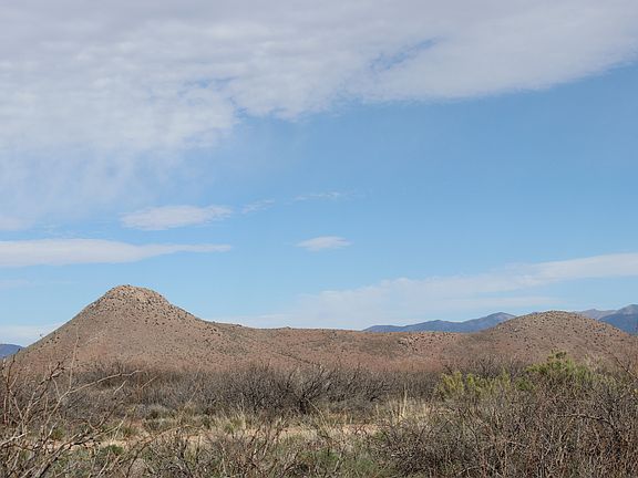 2nd image of W Austin Henley Rd