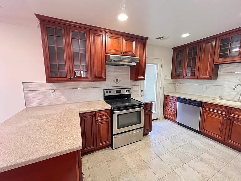 3192 Maddux Dr — Photo 5