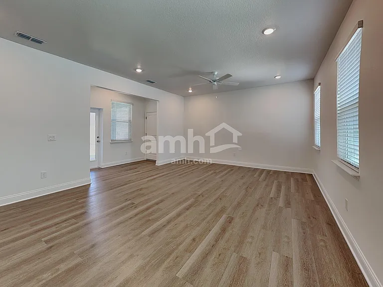 16393 Aubergine Aly — Photo 6