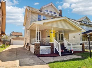 1045 Nela View Rd, Cleveland, OH 44112