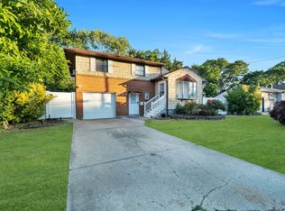 164 Pennsylvania Avenue, Bay Shore, NY 11706