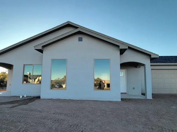 208 Skyline Dr, Elephant Butte, NM 87935