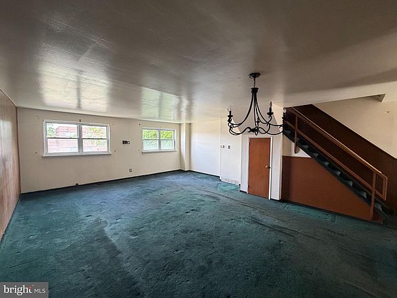 3rd image of 1443 Guilford Pl