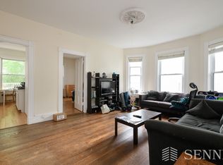 19 Trowbridge St APT 4, Cambridge, MA 02138