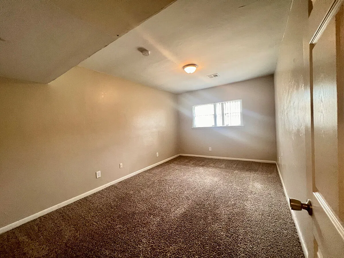 3 bed, 1.0 bath, 1150 sqft, $1,395 — Photo 4