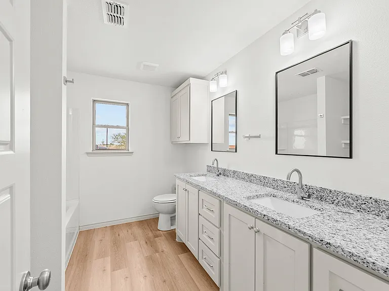 14902 North Cres #1200 — Photo 12