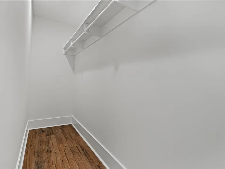 501 W Cheves St E — Photo 22
