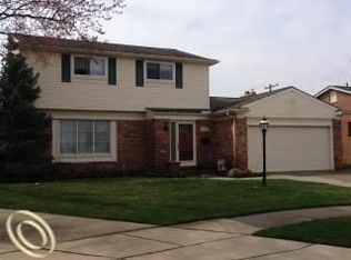 27199 Kingswood Dr, Dearborn Heights, MI 48127
