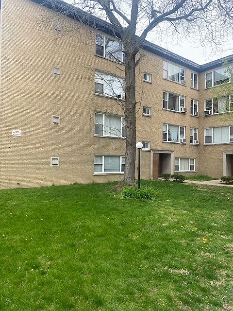 1st image of 6147 N Seeley Ave APT Ga