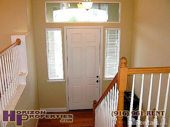 4th image of 4026 Prairie Falcon Dr