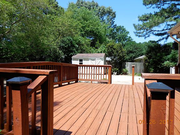 deck for entertaining