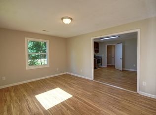 2336 Falcon Rd, North Charleston, SC 29406