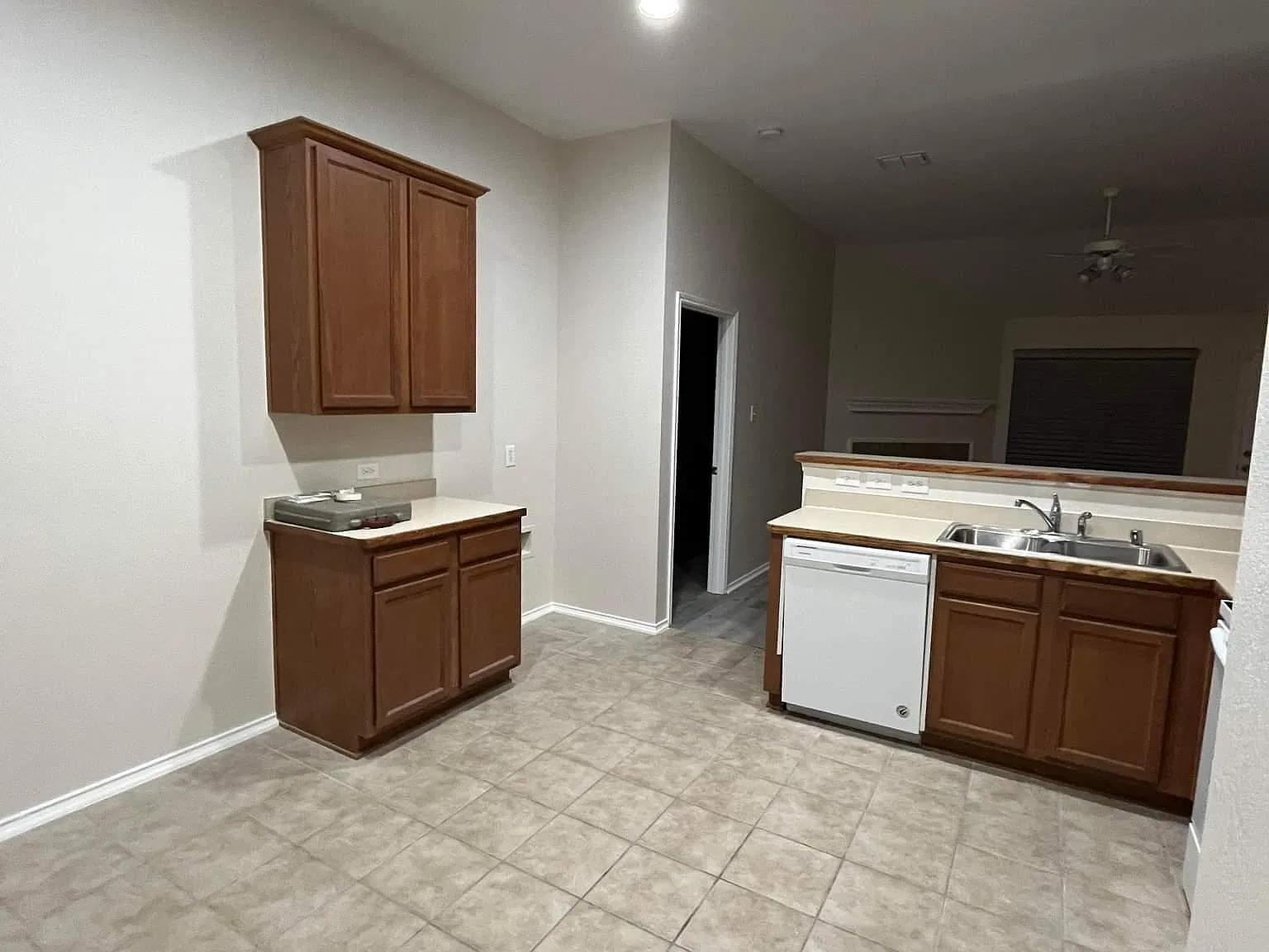 3 bed, 1521 sqft, $2,000 — Photo 4