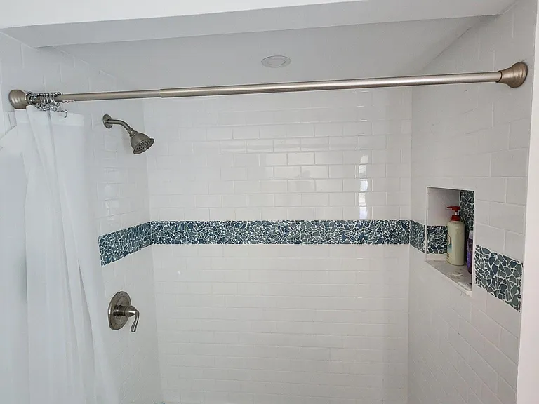 100 N Ocean Ln — Photo 5