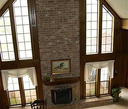 2nd image of 203 E Viejo Dr