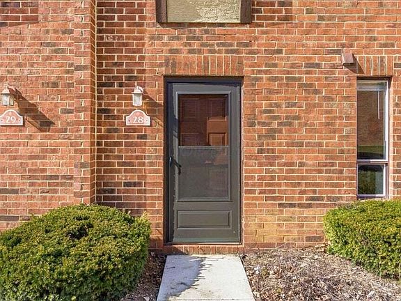 2nd image of 28 King Arthur Blvd