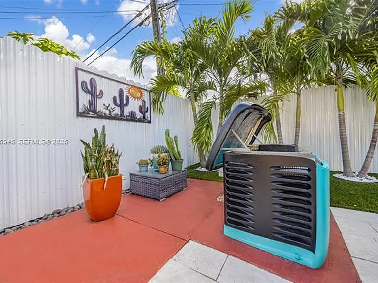 5862 W 2nd Ct #5862 — Photo 37