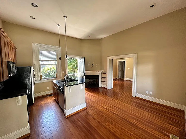 1101 W Grace St #2 — Photo 3