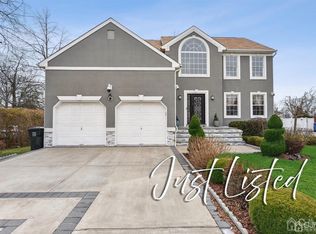 24 Summit Ave, Fords, NJ 08863