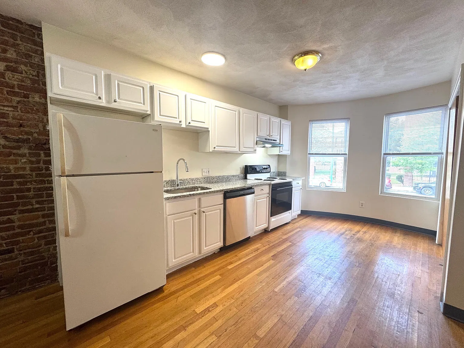 2 bed, $3,600 — Photo 1