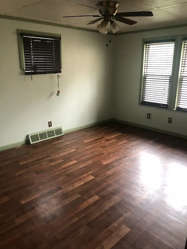 3 bed, 1300 sqft, $1,425 — Photo 2