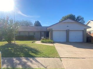 2409 Crystal Dr, Moore, OK 73160