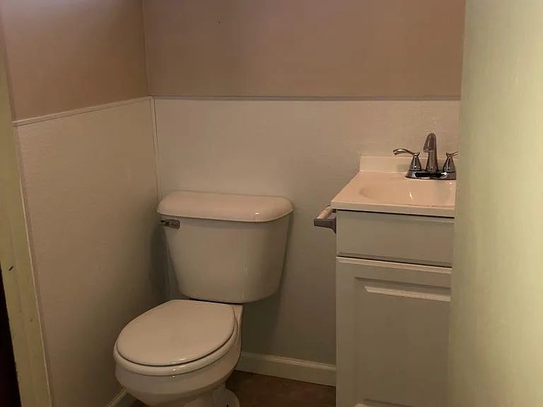 8328 Ridgeway St — Photo 15