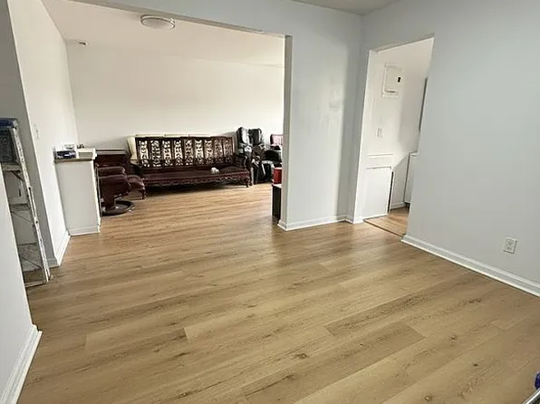 6856 140th St #A, Flushing, NY 11367