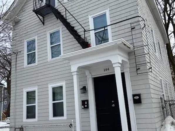 144 Early St, Providence, RI 02907