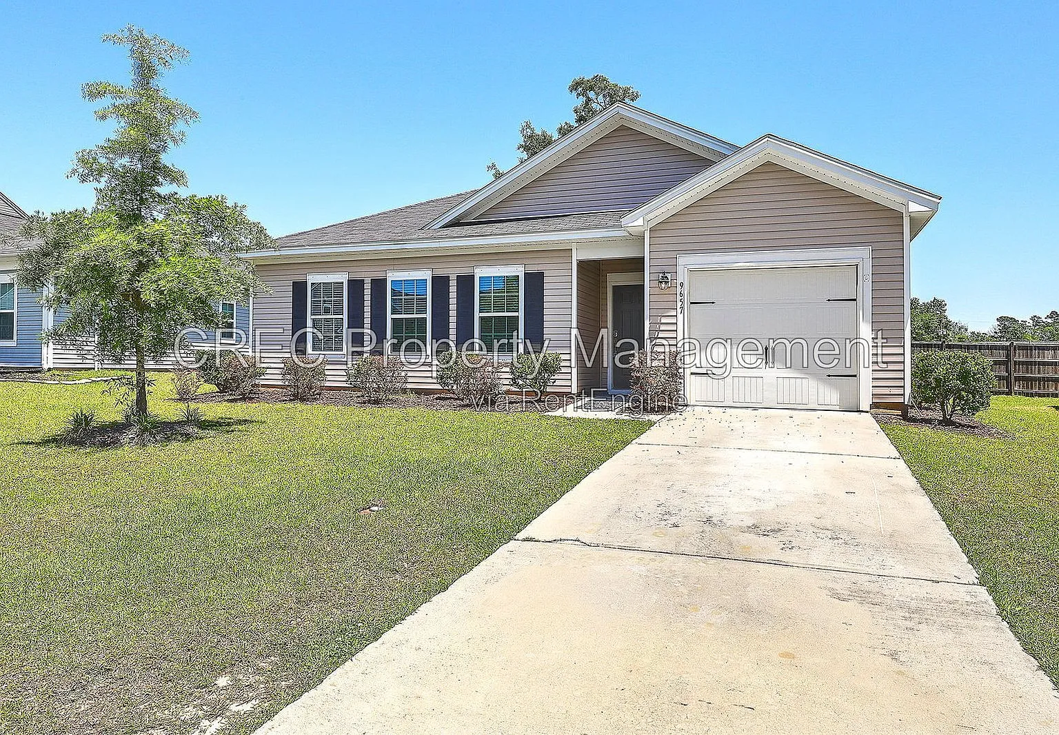 3 bed, 2.0 bath, 1283 sqft, $2,000 — Photo 2