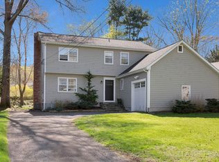 30 Hampton Ln, Stamford, CT 06903