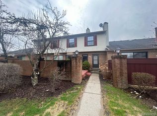 31164 Country Way, Farmington, MI 48331