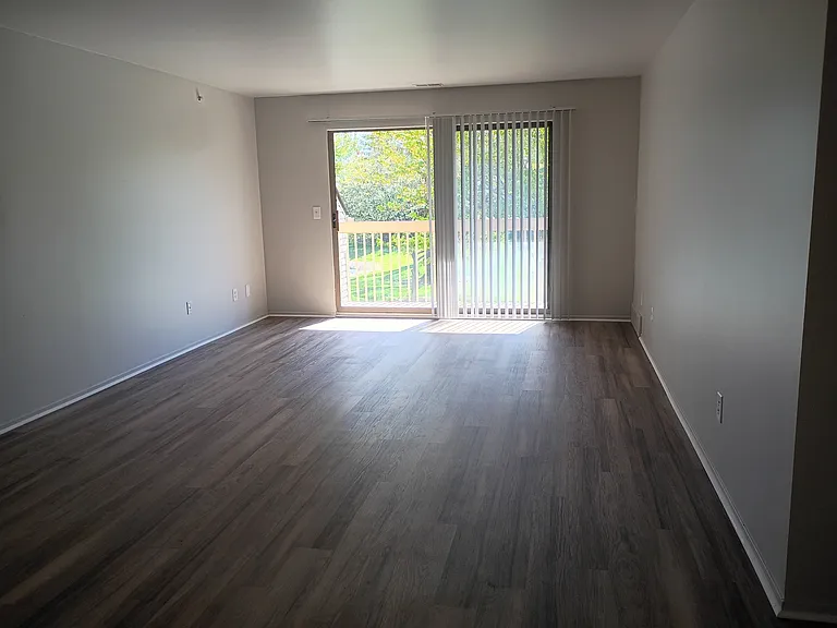 Prentiss Pointe Apartments — Photo 124